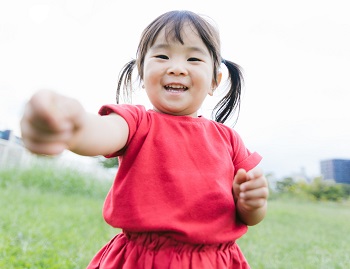 人気の手遊び歌を年齢別に紹介 子どもと保育士の距離がグッと近くなる 保育士派遣 求人募集 転職なら わたしの保育