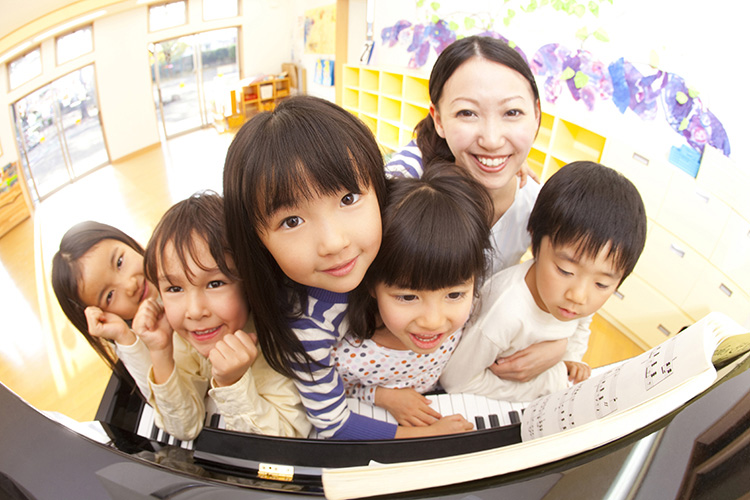 駅チカ徒歩2分 / 実働6時間 / 土日祝休み / 高野駅エリアの認可保育園