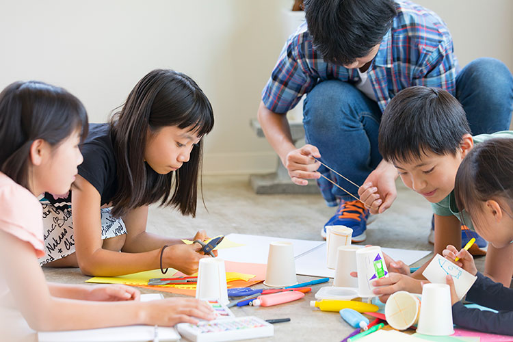 平日のみ / 資格手当あり / 子どもの居場所を作る仕事 / 勝どき駅エリアの公立学童クラブ