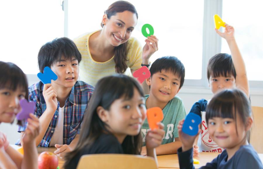 子育て経験が活かせる / 資格不問 / 駅チカ徒歩3分 / 西早稲田駅エリアの子育て支援センター